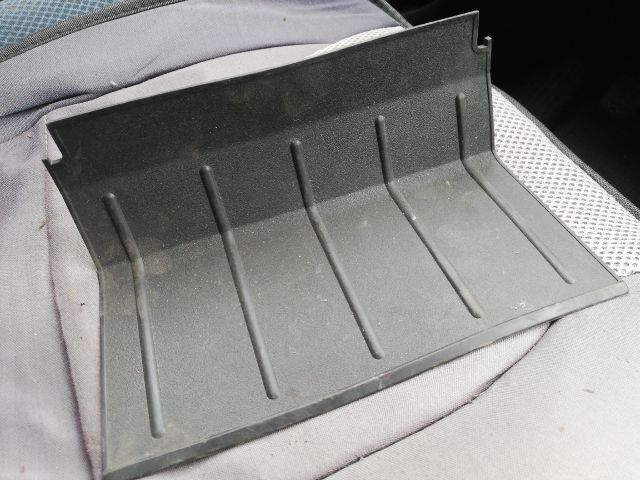 bontott FORD FUSION Első Tároló Rekesz