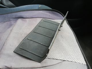 bontott FORD FUSION Első Tároló Rekesz