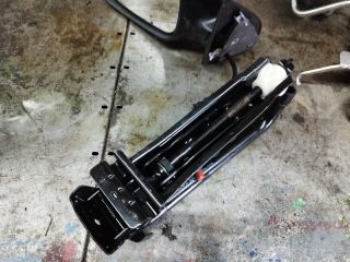 bontott FORD FUSION Emelő