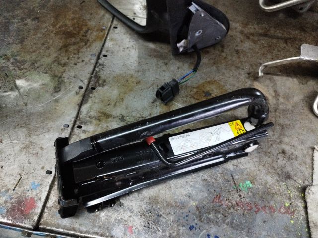 bontott FORD FUSION Emelő