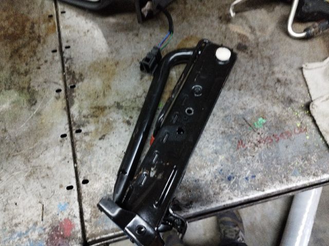 bontott FORD FUSION Emelő