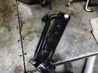 bontott FORD FUSION Emelő