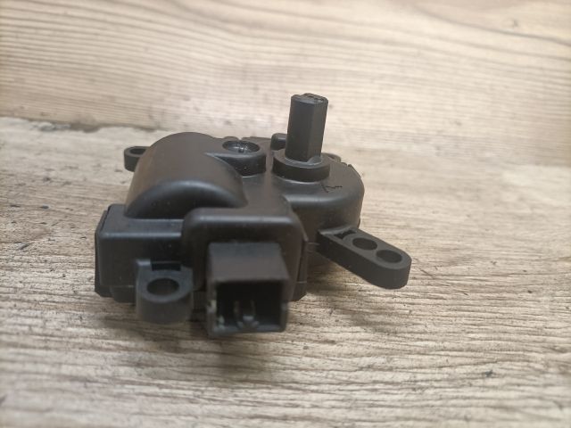 bontott FORD FUSION Fűtés Állító Motor