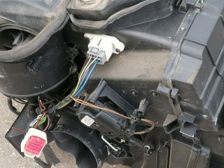 bontott FORD FUSION Fűtés Box