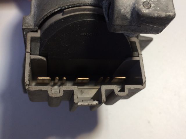 bontott FORD FUSION Gyújtáskapcsoló Házzal