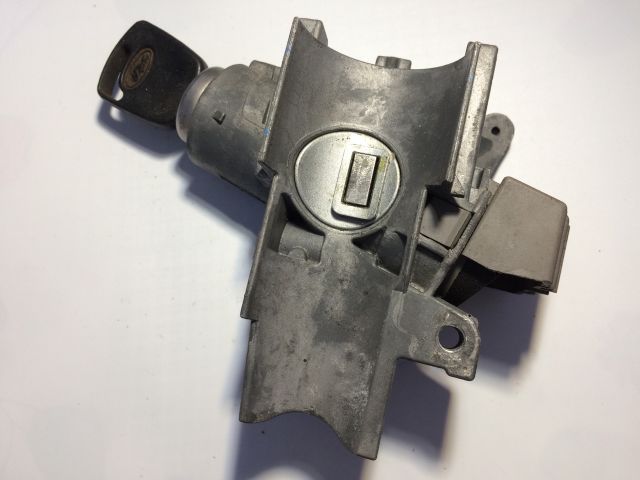 bontott FORD FUSION Gyújtáskapcsoló Házzal