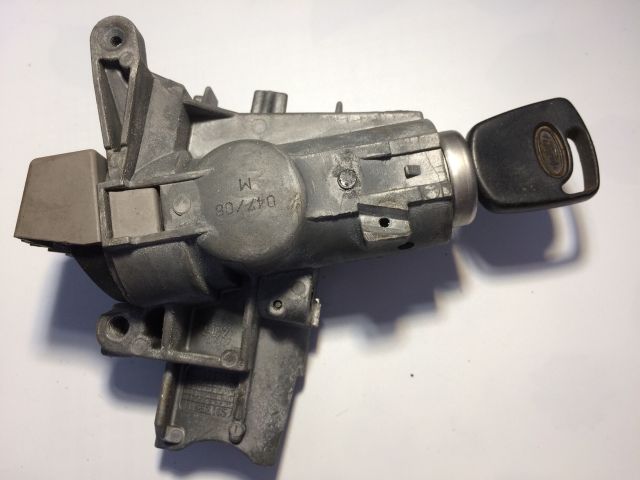 bontott FORD FUSION Gyújtáskapcsoló Házzal