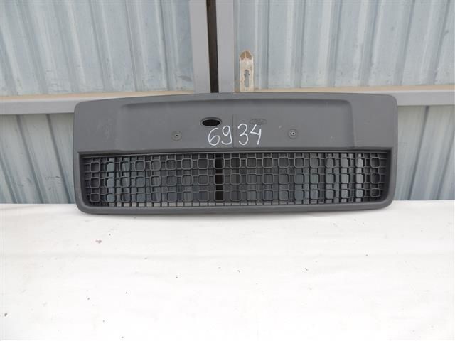 bontott FORD FUSION Hűtőrács