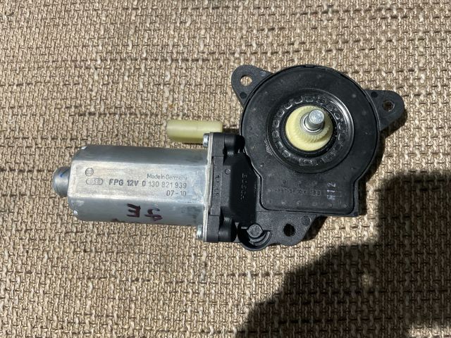 bontott FORD FUSION Jobb első Ablakemelő Motor