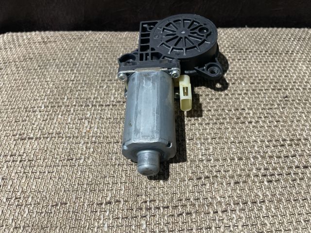 bontott FORD FUSION Jobb első Ablakemelő Motor