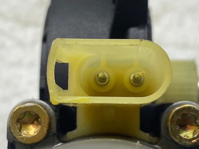 bontott FORD FUSION Jobb első Ablakemelő Motor