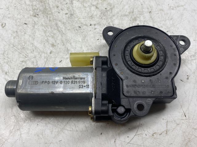 bontott FORD FUSION Jobb első Ablakemelő Motor