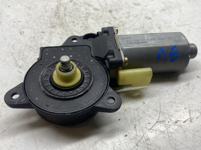 bontott FORD FUSION Jobb első Ablakemelő Motor