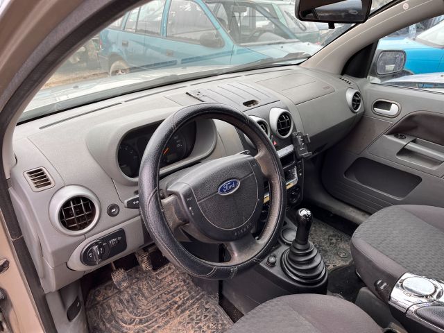 bontott FORD FUSION Jobb első Ajtó Kárpit