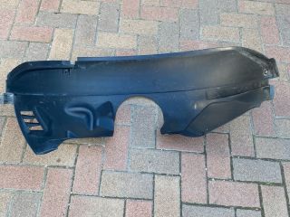 bontott FORD FUSION Jobb első Dobbetét (Kerékjárati, Műanyag)