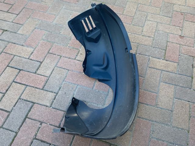 bontott FORD FUSION Jobb első Dobbetét (Kerékjárati, Műanyag)