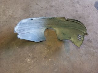 bontott FORD FUSION Jobb első Első Dobbetét (Kerékjárati, Műanyag)