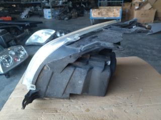 bontott FORD FUSION Jobb Fényszóró