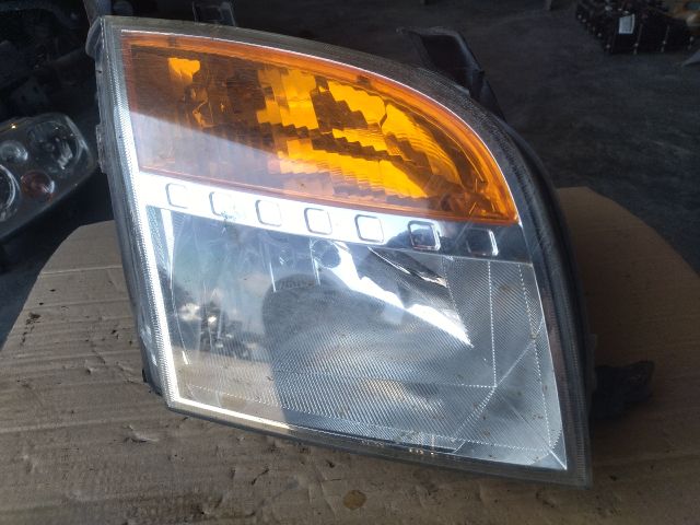 bontott FORD FUSION Jobb Fényszóró