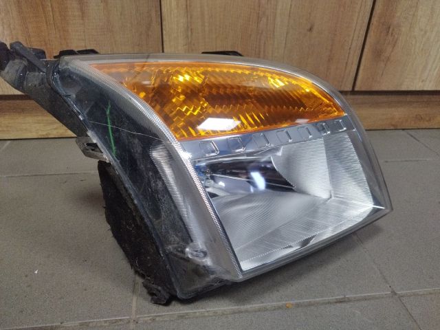 bontott FORD FUSION Jobb Fényszóró