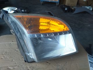 bontott FORD FUSION Jobb Fényszóró