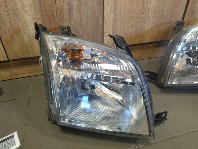 bontott FORD FUSION Jobb Fényszóró