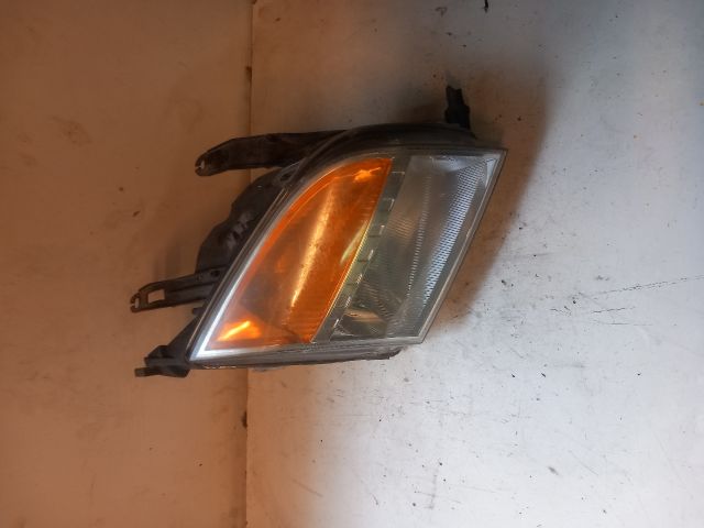 bontott FORD FUSION Jobb Fényszóró