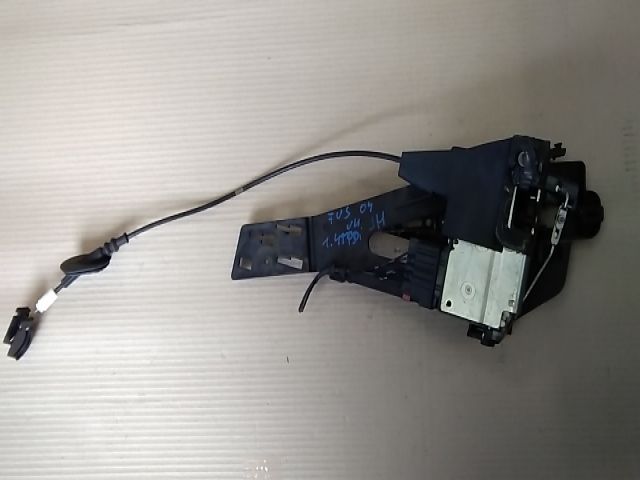 bontott FORD FUSION Jobb hátsó Ajtózár