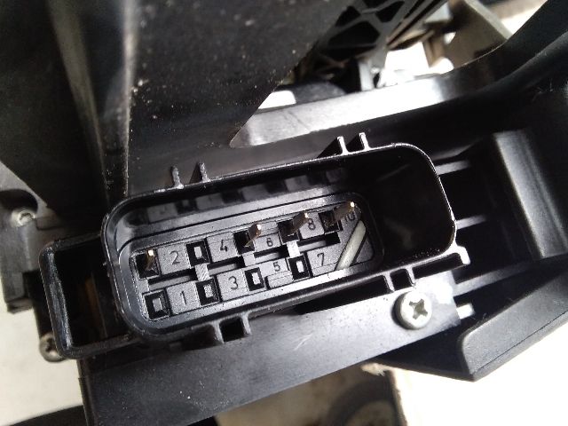 bontott FORD FUSION Jobb hátsó Ajtózár