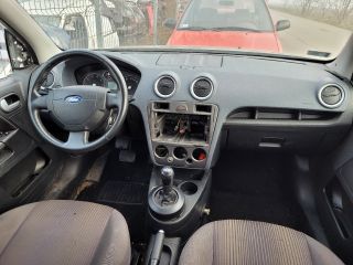 bontott FORD FUSION Jobb hátsó Csomagtér Burkolat (Műanyag)