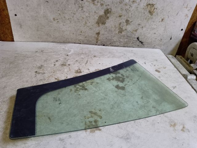 bontott FORD FUSION Jobb hátsó Fixüveg (Ajtóban)