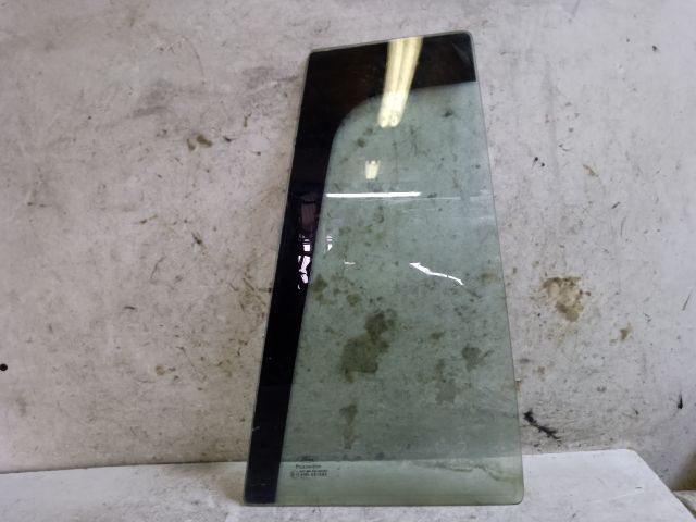 bontott FORD FUSION Jobb hátsó Fixüveg (Ajtóban)