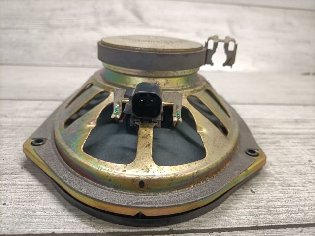 bontott FORD FUSION Jobb hátsó Hangszóró