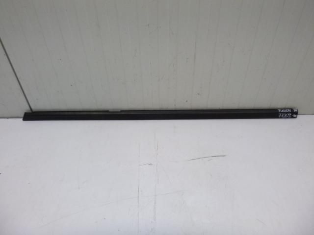 bontott FORD FUSION Jobb hátsó Vízlehúzó Gumicsík