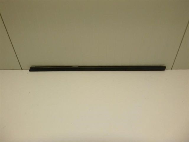 bontott FORD FUSION Jobb hátsó Vízlehúzó Gumicsík