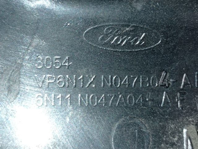 bontott FORD FUSION Középkonzol Keret