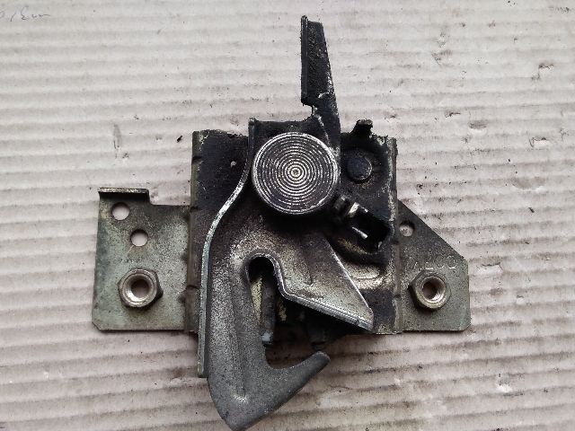 bontott FORD FUSION Motorháztető Zárszerkezet