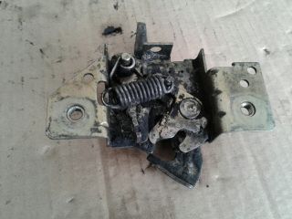 bontott FORD FUSION Motorháztető Zárszerkezet