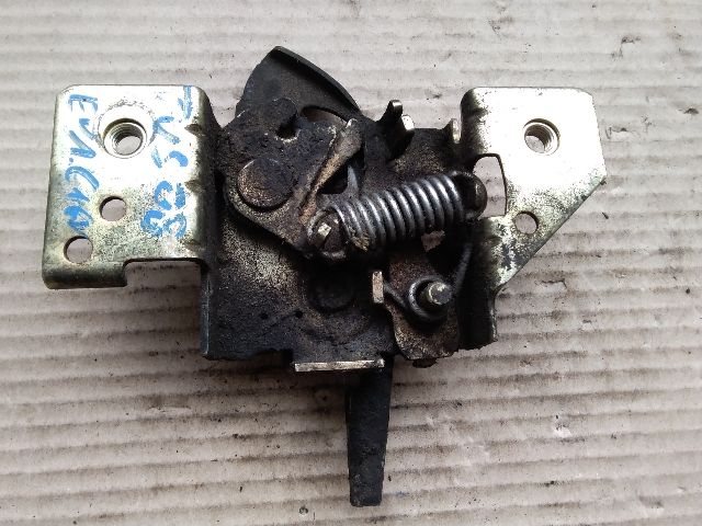 bontott FORD FUSION Motorháztető Zárszerkezet