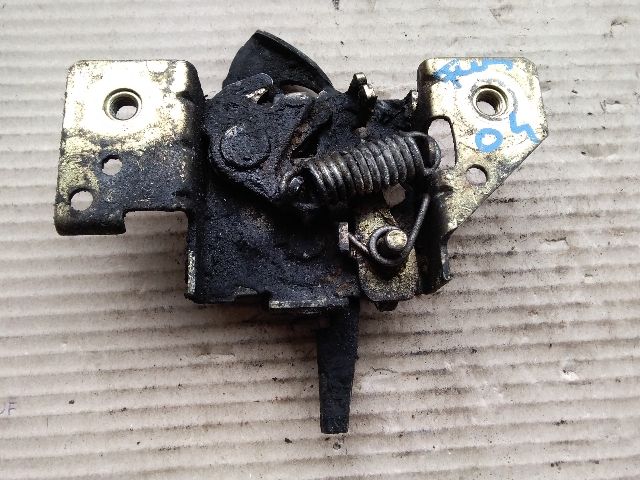 bontott FORD FUSION Motorháztető Zárszerkezet