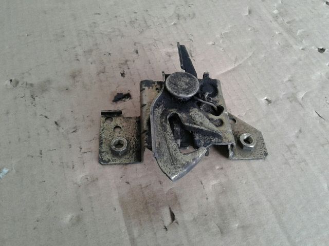 bontott FORD FUSION Motorháztető Zárszerkezet