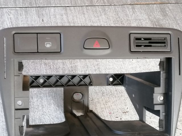 bontott FORD FUSION Rádió / CD Keret