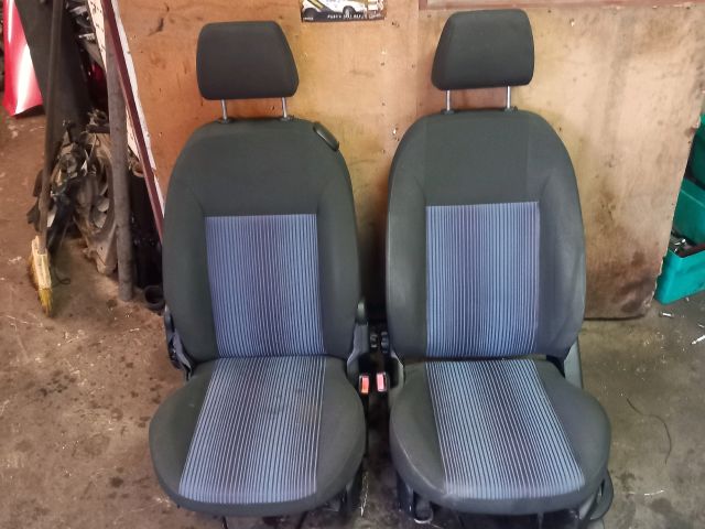 bontott FORD FUSION Ülés Szett