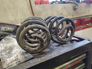 bontott FORD GALAXY Hátsó Rugó Pár