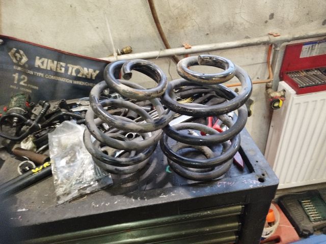 bontott FORD GALAXY Hátsó Rugó Pár