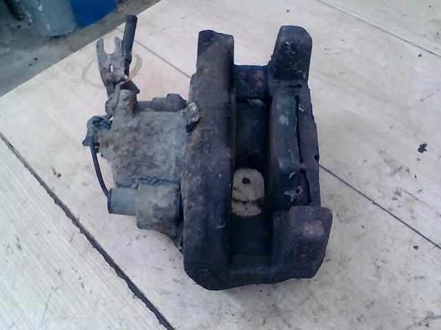 bontott FORD GALAXY Jobb első Féknyereg Munkahengerrel