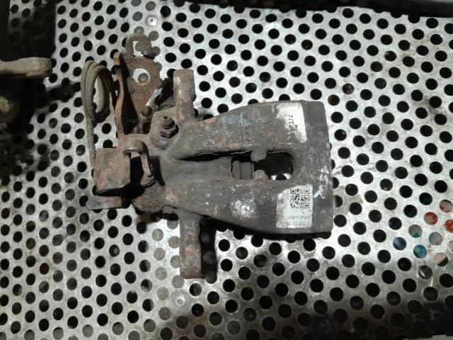 bontott FORD GALAXY Jobb hátsó Féknyereg Munkahengerrel