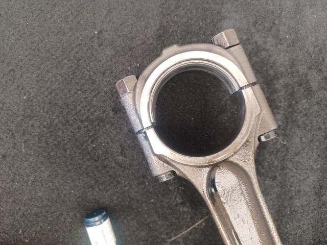 bontott FORD GALAXY Dugattyú