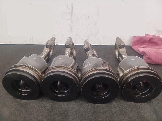 bontott FORD GALAXY Dugattyú