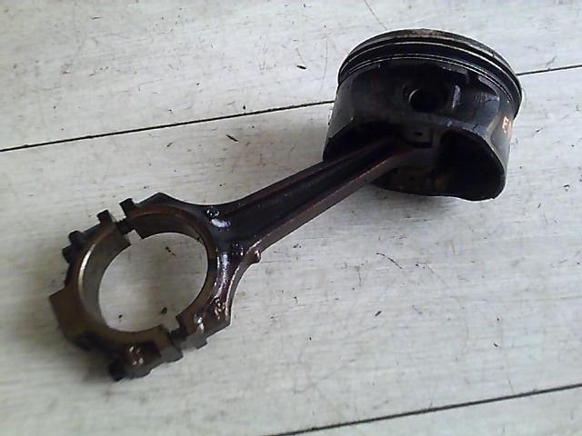 bontott FORD GALAXY Dugattyú és Hajtókar